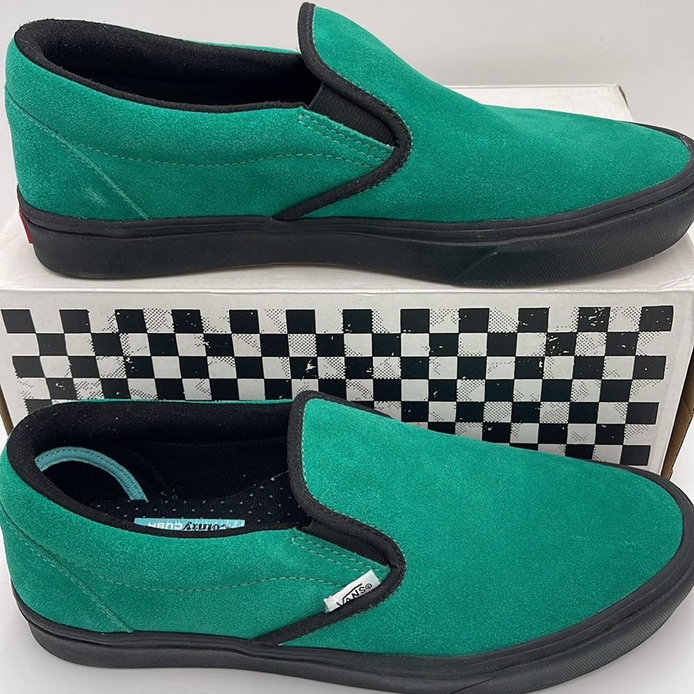 Vans WMNS Classic Slip-On Comficush Ultimate Green Sneakers - Picture 2 of 16